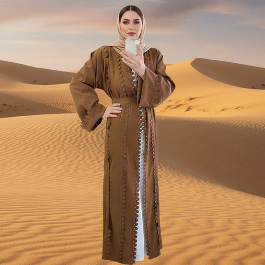 طقم عباية بخمار بتصميم أنيق